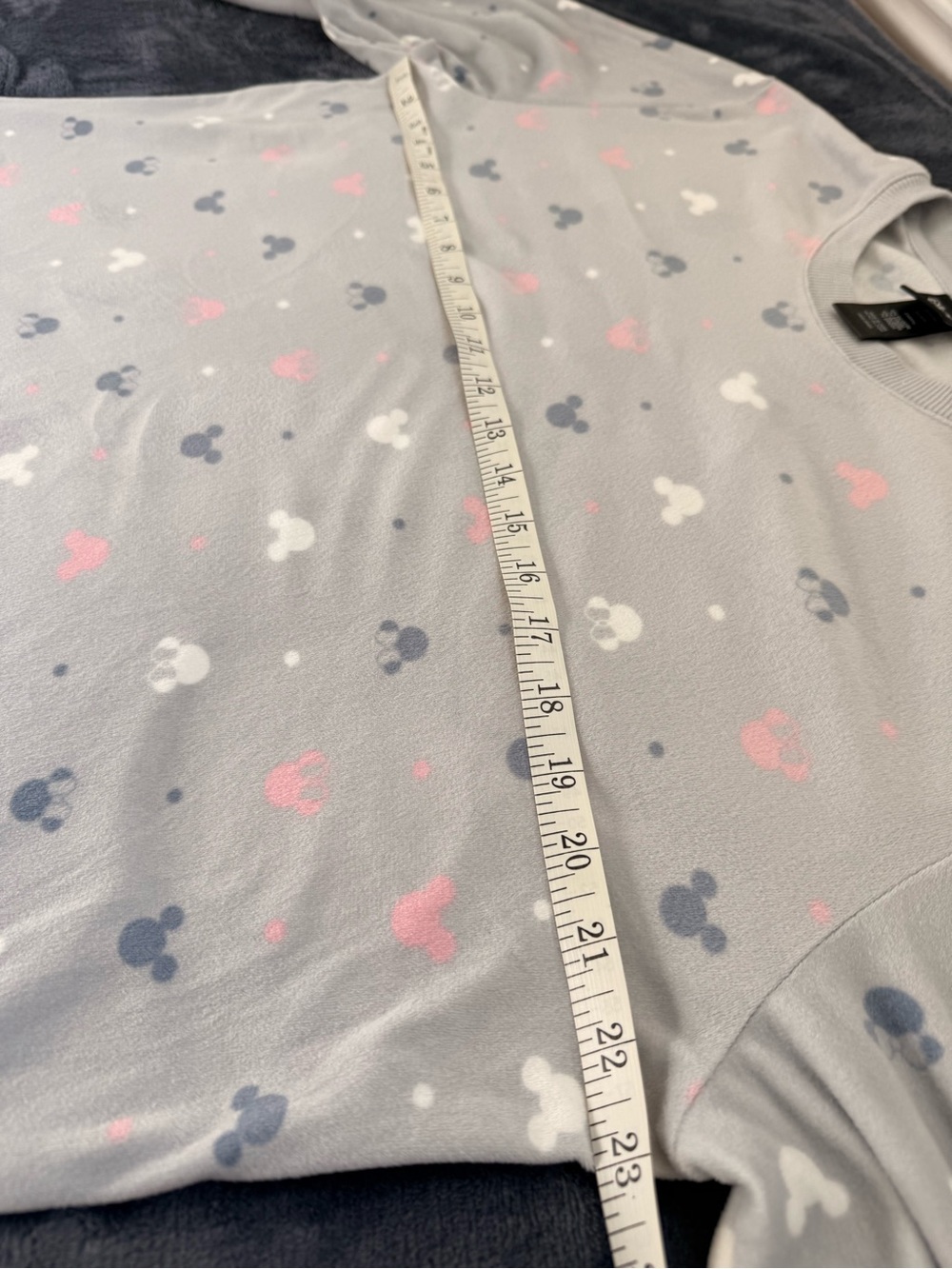 Women’s Disney Light Gray Fleece Pajama Set with Navy, White & Pink Mouse Motifs - Picture 7 of 12